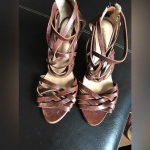 Leather Criss cross wedge sandals with back zipper